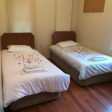 Hotel Site Icerisinde Muestakil Havuzlu Nisa *