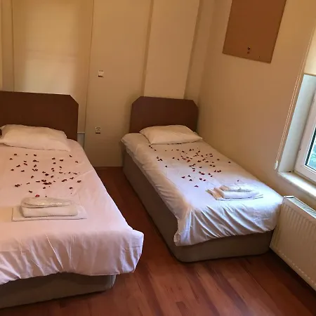 Site Icerisinde Mustakil Havuzlu Nisa * Sapanca