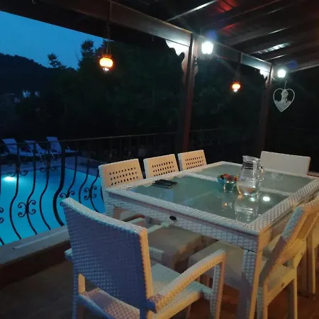 Hotel Site Icerisinde Muestakil Havuzlu Nisa Sapanca