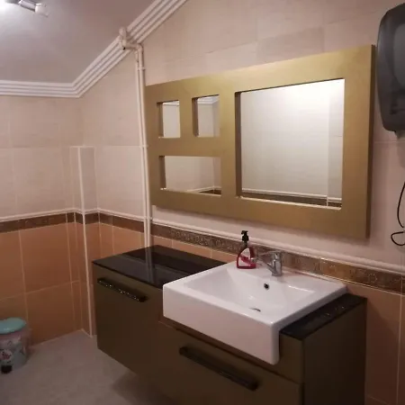 Hotel Site Icerisinde Muestakil Havuzlu Nisa *