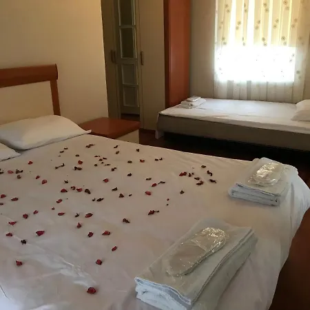 Hotel Site Icerisinde Muestakil Havuzlu Nisa