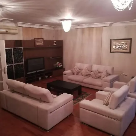 Site Icerisinde Mustakil Havuzlu Nisa Villa Sapanca